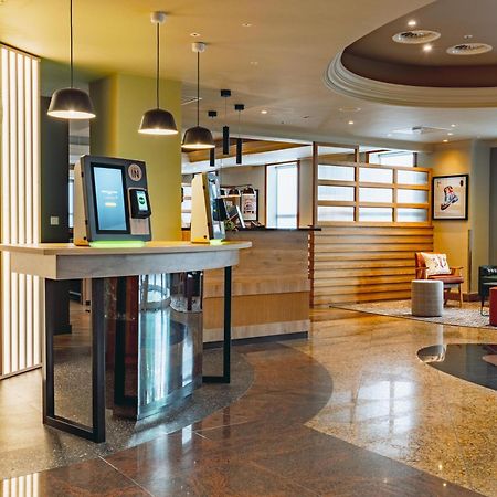 B&B Hotel London Heathrow Слау Экстерьер фото