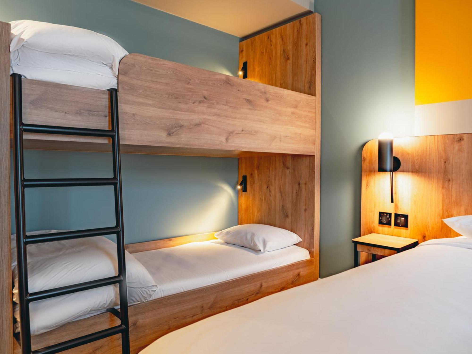 B&B Hotel London Heathrow Слау Экстерьер фото
