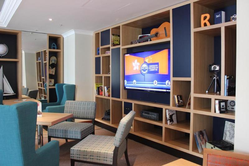 B&B Hotel London Heathrow Слау Экстерьер фото